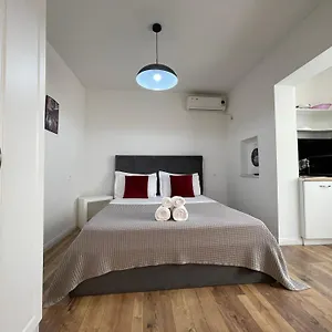  Aparthotel Central Studio Apartments Albania